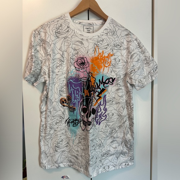 Rue21 graphic t-shirt graffiti --‎ M - Picture 1 of 4